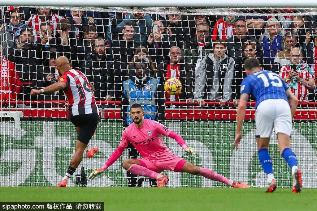 抢前锋！热刺尝试截胡姆贝莫 报价比曼联高出1000万镑