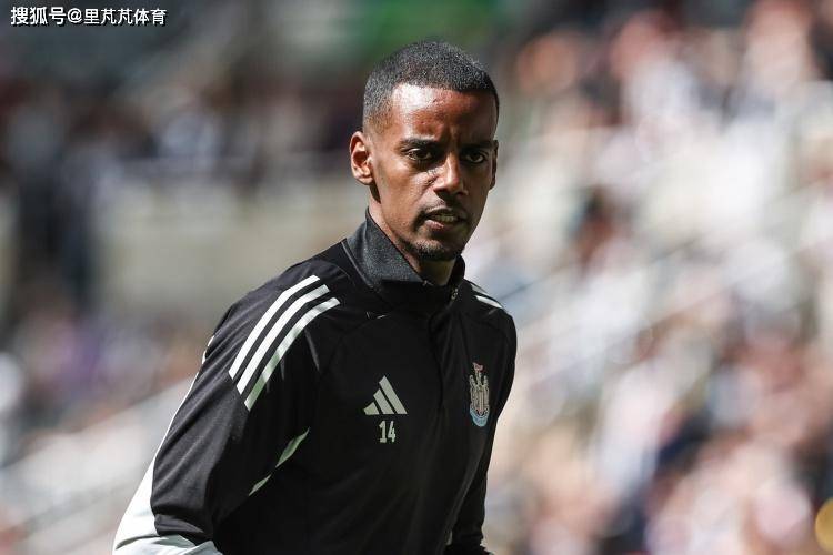 不仅不道歉，反倒要逼宫：伊萨克为了去利物浦真的是“拼了”